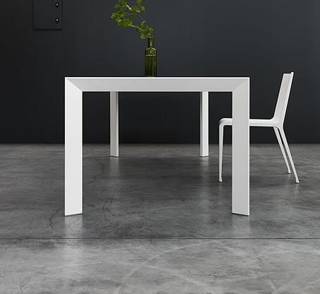 Nori Glass Extending Table by Kristalia