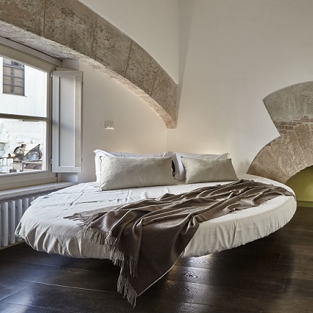 Fluttua C Bed by Lago